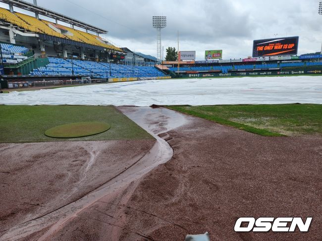 [OSEN=대전, 이상학 기자] 24일 우천 취소된 대전 한화생명이글스파크. /waw@osen.co.kr