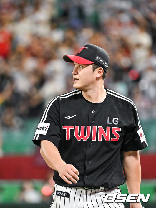 LG 투수 최원태는 25일 NC전에서 4이닝 15피안타 11실점으로 난타 당했다. / OSEN DB