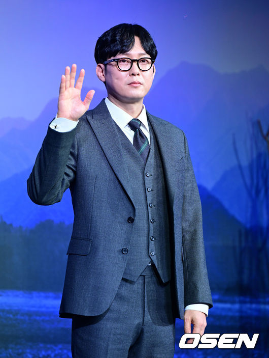 [OSEN=지형준 기자]배우 박병은이 포토타임을 하고 있다. 2024.01.12 / jpnews.osen.co.kr