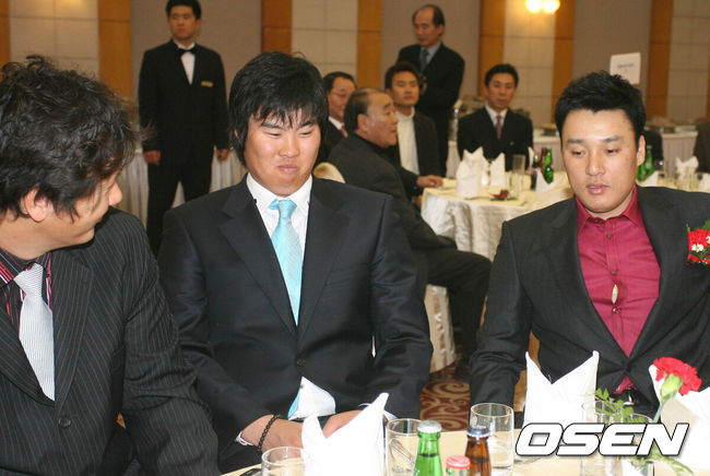 2006년 일구회 시상식에 참석한 이대호, 류현진, 이승엽(왼쪽부터). 2006.12.12 /OSEN DB