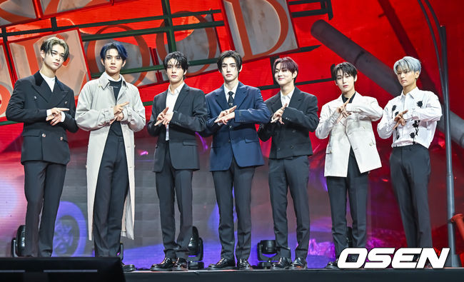 [OSEN=박준형 기자]엔하이픈이 포즈를 취하고 있다.  2023.11.16 / soul1014@osen.co.kr