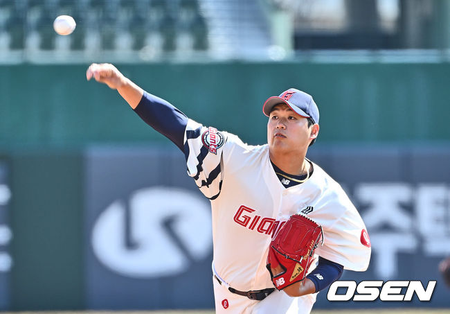 [OSEN=부산, 이석우 기자]롯데 자이언츠 나균안이 역투하고 있다. 2024.03.09 / foto0307@osen.co.kr