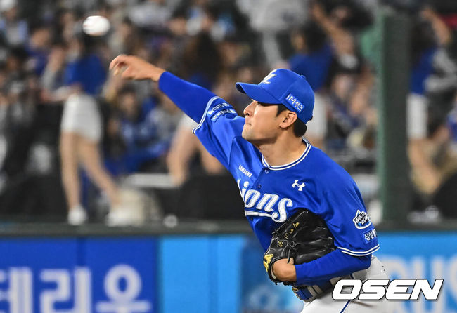 [OSEN=부산, 이석우 기자] 11일 부산 사직구장에서 2024 신한 SOL 뱅크 KBO 리그 롯데 자이언츠와 삼성 라이온즈의 경기가 열렸다. 3연전 스윕을 위해 삼성 라이온즈는 레예스를 선발로 스윕패를 막으려는 롯데 자이언츠는 이인복을 선발로 내세웠다.삼성 라이온즈 임창민이 역투하고 있다. 2024.04.11 / foto0307@osen.co.kr