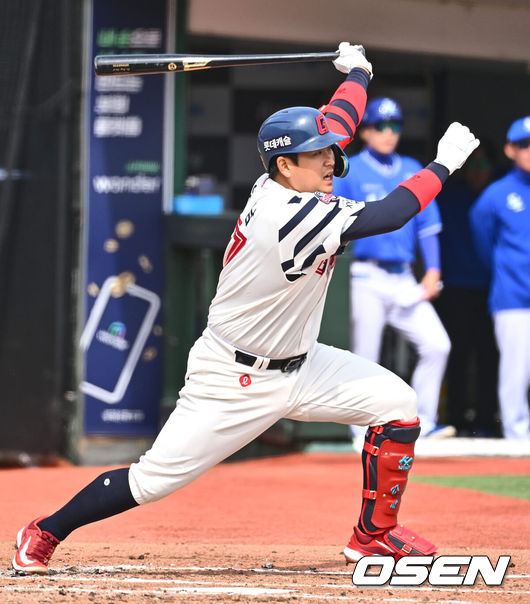 [OSEN=부산, 이석우 기자] 롯데 자이언츠 유강남 135 2024.04.10 / foto0307@osen.co.kr