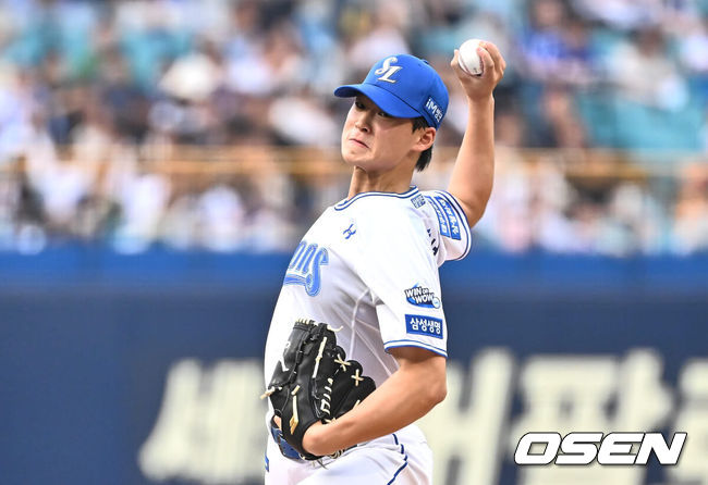 [OSEN=대구, 이석우 기자] 13일 대구삼성라이온즈파크에서 2024 신한 SOL 뱅크 KBO 리그 삼성 라이온즈와 LG 트윈스의 경기가 열렸다. 3연승으로 기세가 오른 삼성은 이호성을 선발로 출전시키고 3연패 중인 LG는 에이스 켈리를 내세워 반등을 노린다.삼성 라이온즈 선발 투수 이호성이 역투하고 있다. 2024.06.13 / foto0307@osen.co.kr