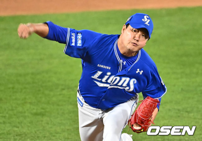 [OSEN=부산, 이석우 기자] 9일 부산 사직구장에서 2024 신한 SOL 뱅크 KBO 리그 롯데 자이언츠와 삼성 라이온즈의 경기가 열렸다. 공동 8위인 롯데와 삼성이 위닝 시리즈를 선점하기 위해 3연전 첫 선발로 각각 나균안과 원태인을 내세웠다.삼성 라이온즈 김태훈이 역투하고 있다. 2024.04.09 / foto0307@osen.co.kr