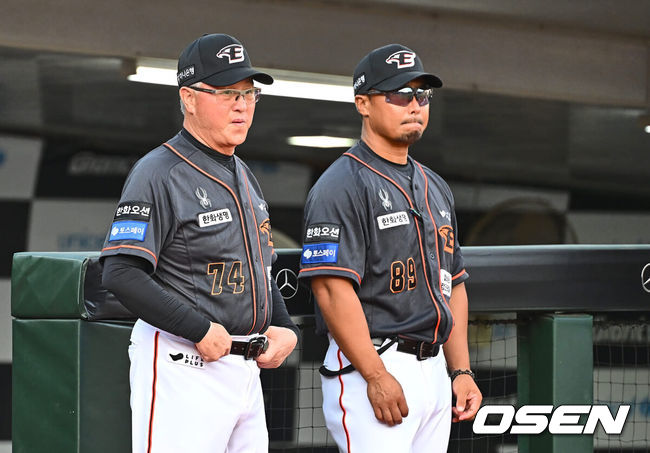 [OSEN=이석우 기자] 한화 김경문 감독, 정경배 수석코치. 2024.06.28 / foto0307@osen.co.kr