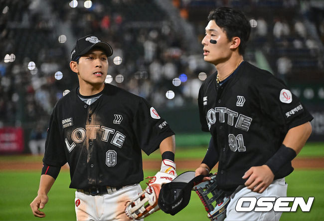 [OSEN=부산, 이석우 기자] 롯데 자이언츠 황성빈, 윤동희 / foto0307@osen.co.kr