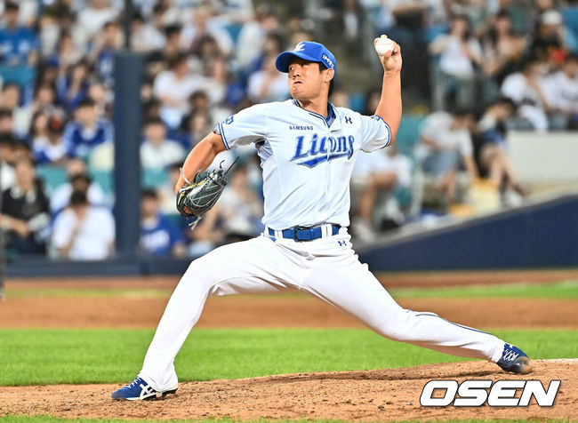 [OSEN=대구, 이석우 기자] 20일 대구삼성라이온즈파크에서 2024 신한 SOL 뱅크 KBO 리그 삼성 라이온즈와 롯데 자이언츠의 경기가 열렸다. 홈팀 삼성은 원태인이 방문팀 롯데는 이인복이 선발 출전했다. 삼성 라이온즈 이상민이 역투하고 있다. 2024.07.20 / foto0307@osen.co.kr