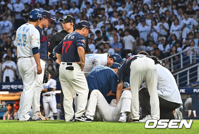 [OSEN=창원, 이석우 기자] 26일 창원NC파크에서 2024 신한 SOL 뱅크 KBO 리그 NC 다이노스와 롯데 자이언츠의 경기가 열렸다. 홈팀 NC는 이재학이 방문팀 롯데는 박세웅이 선발 출전했다. 롯데 자이언츠 박세웅이 3회말 1사 NC 다이노스 박건우에게 몸에 맞는 볼을 던지고 걱정스러워하고 있다. 2024.07.26 / foto0307@osen.co.kr