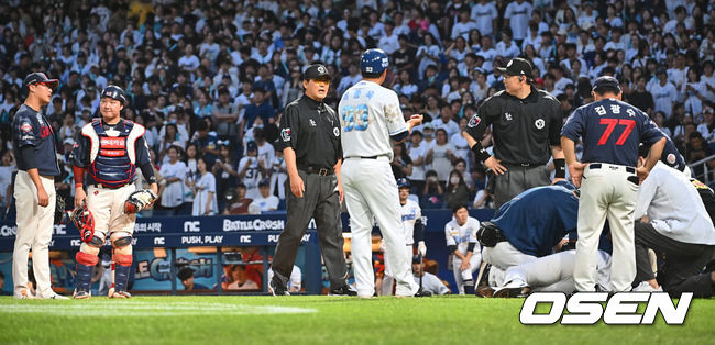 [OSEN=창원, 이석우 기자] 롯데 박세웅이 3회말 1사 NC 박건우에게 몸에 맞는 볼을 던지고 걱정스러워하고 있다. 2024.07.26 / foto0307@osen.co.kr