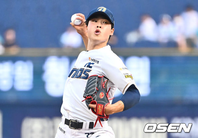 [OSEN=창원, 이석우 기자] 4일 창원NC파크에서 2024 신한 SOL 뱅크 KBO 리그 NC 다이노스와 KT 위즈의 경기가 열렸다. 홈팀 NC는 목지훈이 방문팀 KT는 쿠에바스가 선발 출전했다. NC 다이노스 선발투수 목지훈이 역투하고 있다. 2024.08.04 / foto0307@osen.co.kr