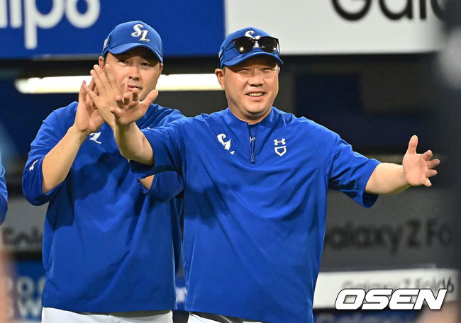 [OSEN=대구, 이석우 기자] 삼성 라이온즈 박진만 감독, 정대현 코치 001 2024.07.21 / foto0307@osen.co.kr