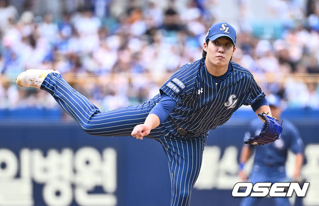 [OSEN=대구, 이석우 기자] 22일 대구삼성라이온즈파크에서 2024 신한 SOL 뱅크 KBO 리그 삼성 라이온즈와 키움 히어로즈의 경기가 열렸다. 홈팀 삼성은 원태인이 방문팀 키움은 후라도가 선발 출전했다. 삼성 라이온즈 선발 투수 원태인이 역투하고 있다. 2024.09.22 / foto0307@osen.co.kr