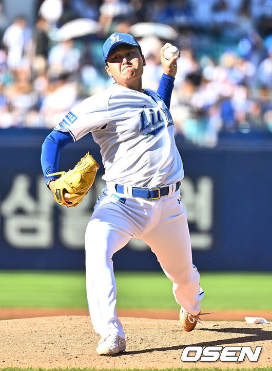 [OSEN=대구, 이석우 기자] 21일 대구삼성라이온즈파크에서 2024 신한 SOL 뱅크 KBO 리그 삼성 라이온즈와 롯데 자이언츠의 경기가 열렸다. 홈팀 삼성은 이승현이 방문팀 롯데는 반즈가 선발 출전했다. 삼성 라이온즈 선발 투수 이승현이 역투하고 있다. 2024.07.21 / foto0307@osen.co.kr