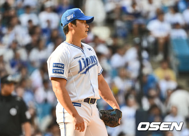 [OSEN=대구, 이석우 기자] 1일 대구삼성라이온즈파크에서 2024 신한 SOL 뱅크 KBO 리그 삼성 라이온즈와 KIA 타이거즈의 경기가 열렸다. 홈팀 삼성은 원태인이 방문팀 KIA는 스타우트가 선발 출전했다. 삼성 라이온즈 오승환이 7회초 1사 KIA 타이거즈 나성범에게 우중월 동점 솔로 홈런을 맞고 타구를 바라보고 있다. 2024.09.01 / foto0307@osen.co.kr