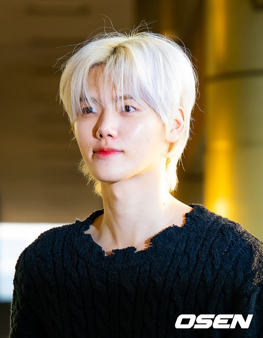 [사진]크래비티 민희,자체발광::스포탈코리아 [사진]크래비티 민희,자체발광