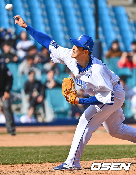 [OSEN=대구, 이석우 기자] 15일 대구 삼성라이온즈파크에서 2024 신한 SOL 뱅크 KBO 리그 삼성 라이온즈와 롯데 자이언츠의 시범경기가 열렸다. 삼성 라이온즈 장필준이 역투하고 있다. 2024.03.15 / foto0307@osen.co.kr