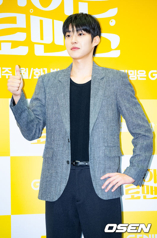 [사진]백성철,훈훈한 엄지척::스포탈코리아 [사진]백성철,훈훈한 엄지척