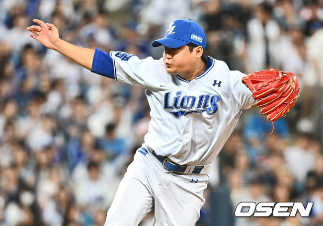 [OSEN=대구, 이석우 기자] 31일 대구삼성라이온즈파크에서 2024 신한 SOL 뱅크 KBO 리그 삼성 라이온즈와 KIA 타이거즈의 경기가 열렸다. 홈팀 삼성은 백정현이 방문팀 KIA는 황동하가 선발 출전했다. 삼성 라이온즈 최지광이 역투하고 있다. 2024.08.31 / foto0307@osen.co.kr