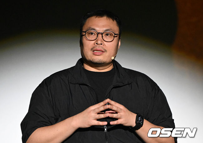 [OSEN=조은정 기자] 20일 서울 용산구 CGV용산아이파크몰에서 디즈니+ 오리지널 '무빙' Creators Talk가 진행됐다.'무빙' 강풀 작가가 토크를 하고 있다. 2023.07.20 /cej@osen.co.kr 