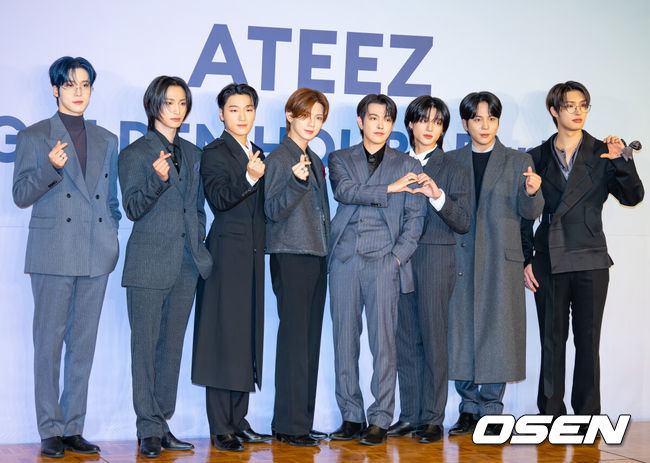 [OSEN=민경훈 기자] 14일 오후 서울 송파구 롯데호텔 월드 사파이어볼룸에서  에이티즈(ATEEZ) 미니 11집 '골든 아워 : 파트 2(GOLDEN HOUR : Part.2)’발매 기념 기자간담회가 열렸다.이번 앨범 속 6곡 중 5곡의 작사 크레딧에 멤버 홍중과 민기가 이름을 올린 앨범인 만큼, 에이티즈만의 아이덴티티로 글로벌 리스너들을 매료시킬 것으로 보인다.에이티즈가 포토타임을 갖고 있다. 2024.11.14 / rumi@osen.co.kr