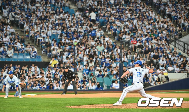[OSEN=대구, 이석우 기자] 21일 대구삼성라이온즈파크에서 2024 신한 SOL 뱅크 KBO 리그 삼성 라이온즈와 두산 베어스의 경기가 열렸다. 삼성 라이온즈 마무리 오승환이 700경기 출장을 기록하고 있다. 2024.06.21 / foto0307@osen.co.kr
