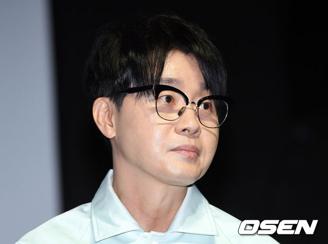 [OSEN=박재만 기자] 이승환 X CJ문화재단 공동 프로젝트 '인디음악 활성화' 기자간담회가 6일 오후 서울 마포구 신정동 CJ아지트에서 열렸다.가수 이승환이 인터뷰를 하고 있다. /pjmpp@osen.co.kr