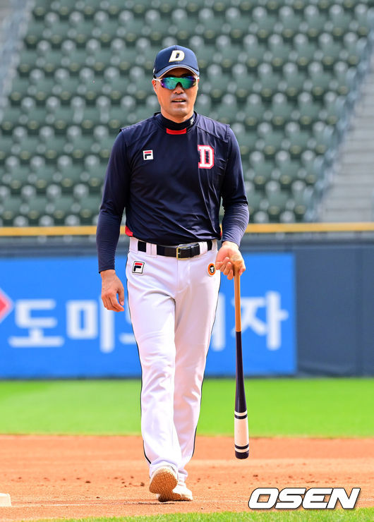 두산 베어스 조성환 QC 코치 / OSEN DB