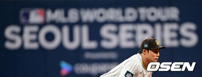 [OSEN=지형준 기자] MLB 월드투어 서울시리즈 LA 다저스전에서 샌디에이고 유격수 김하성이 수비 자세를 취하고 있다. 2024.03.20 /jpnews@osen.co.kr