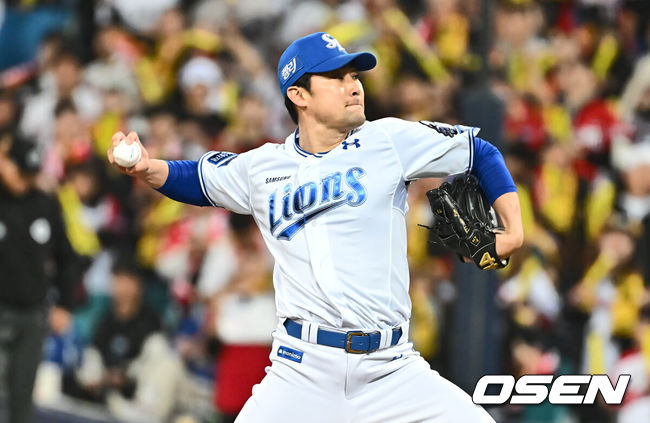 [OSEN=대구, 이석우 기자] 25일 대구 삼성라이온즈파크에서 2024 신한 SOL뱅크 KBO 포스트시즌 한국시리즈 삼성 라이온즈와 KIA 타이거즈의 3차전 경기가 열렸다. 삼성 라이온즈 임창민이 역투하고 있다. 2024.10.25 / foto0307@osen.co.kr