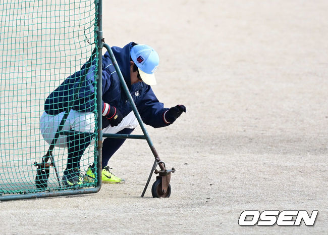 [OSEN=미야자키(일본), 지형준 기자] 롯데 유강남. 2025.02.23 /jpnews@osen.co.kr