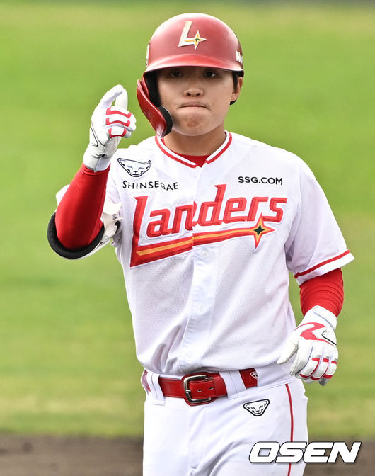 [OSEN=조은정 기자] SSG 정준재. 2025.02.28 /cej@osen.co.kr
