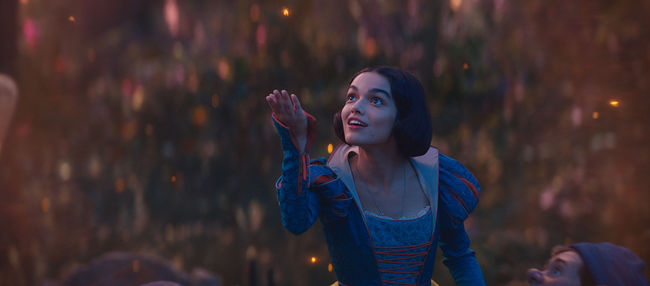  Rachel Zegler as Snow White in DISNEY's live-action SNOW WHITE. Photo courtesy of Disney. © 2024 Disney Enterprises, Inc. All Rights Reserved.