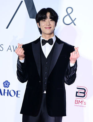 '횹사마' 채종협, 남자 신인상 수상..."만감 교차한다" 미소 [글로벌OTT어... - 뉴스 썸네일 이미지