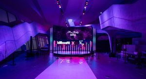 지수 화보 구현..'빌보드코리아X런웨이투서울 패션 전시' 오픈 리스닝파... - 뉴스 썸네일 이미지