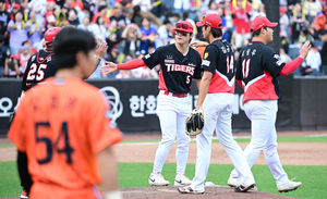 KIA 타이거즈 선수들의 승리 세리머니