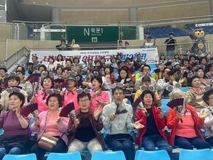 "서대문구청 여자농구단 화이팅!" 당일치기 원정응원 위해 260km 이동한... - 뉴스 썸네일 이미지