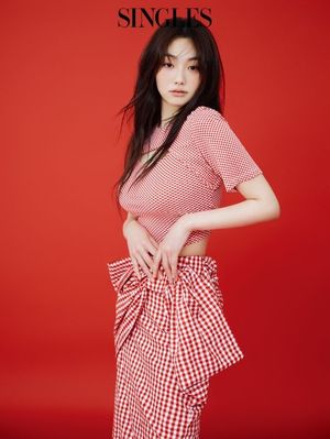 Kang Mina’s 10-Year Diet Secrets Revealed in Dreamy Singles Magazine Photoshoot