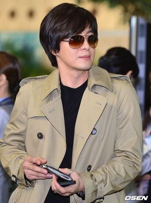 염색도 안 한 배용준, '욘사마' 내려놨다...♥박수진과 공백기 도합 28년... - 뉴스 썸네일 이미지