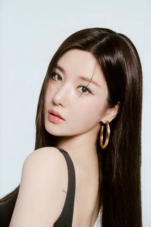 "러브콜만 몇 개야?" 권은비, 2026 가장 뜨거운 여름