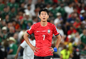 "손흥민은 분노할 수 있었다, 하지만 캡틴이라면 달랐어야" 日 칼럼의 직... - 뉴스 썸네일 이미지