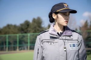 정은채, '재벌X형사2' 기대감 치솟는 뉴페이스.."안보현 실제모습? 재치... - 뉴스 썸네일 이미지