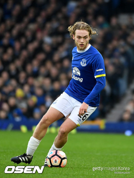 '연장계약' 데이비스, "루니&바클리 같은 선수가 되고 싶다"