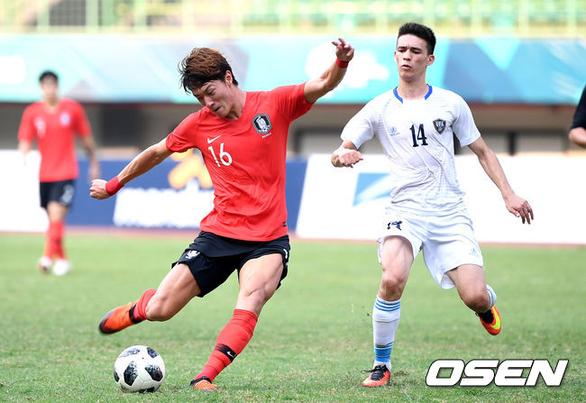 [한국-우즈벡] &apos;황의조 멀티골&apos; 김학범호, 전반 2-1 마무리