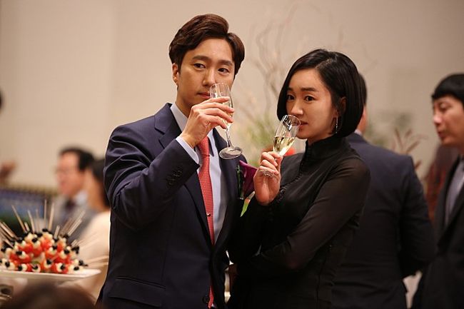 [오늘의개봉] &apos;상류사회&apos; 박해일X수애, 가을 극장가 사로잡을 &apos;욕망 포텐&apos;