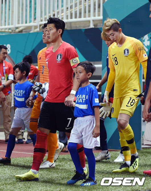 &apos;터지지 않는 골&apos; 김학범호, 결승전 연장 돌입...스코어 0-0 [한국-일본]