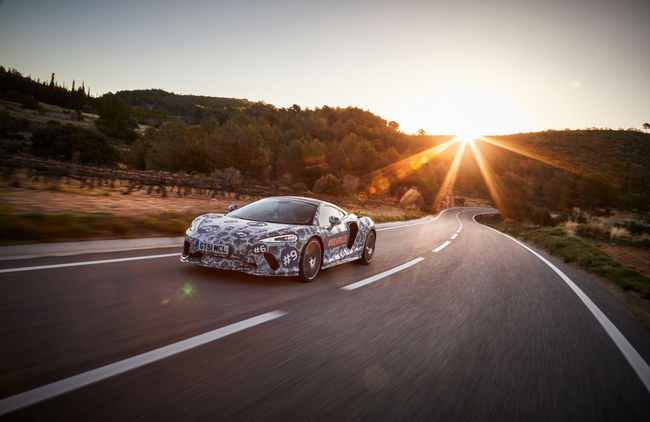 맥라렌 그랜드 투어러.