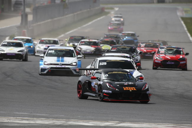 지난 시즌 넥센스피드레이싱의 경기장면.