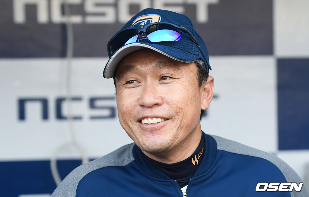 경기에 앞서 NC 이동욱 감독이 인터뷰를 하고 있다 / soul1014@osen.co.kr